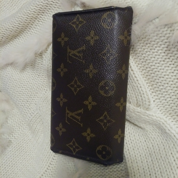 Louis Vuitton Monogram Wallet - Picture 8 of 8